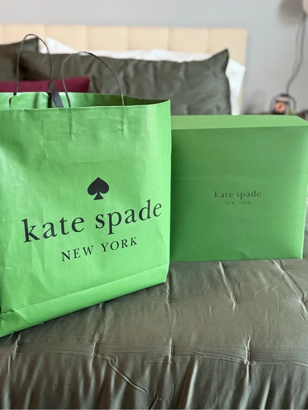 NWT kate spade Ivory Pebbled Leather Crossbody and Card Wallet Set